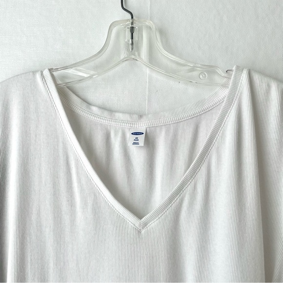 Old Navy Short Tie Sleeve Rib Knit Tee Top V-Neck White Size 3X Plus - Picture 2 of 9